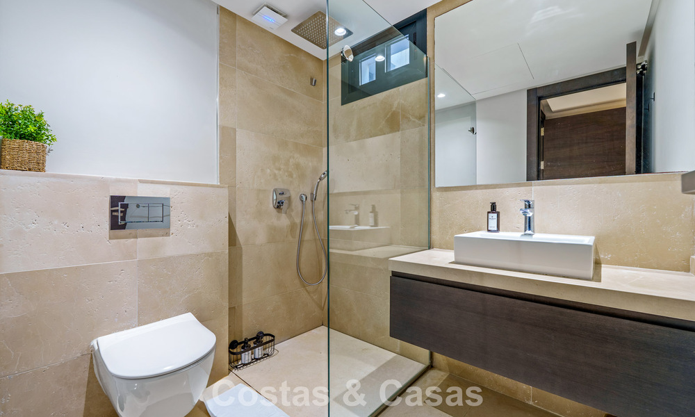 Villa de luxe exclusive au design moderniste à vendre dans la Vallée du Golf de Nueva Andalucía, Marbella 793917