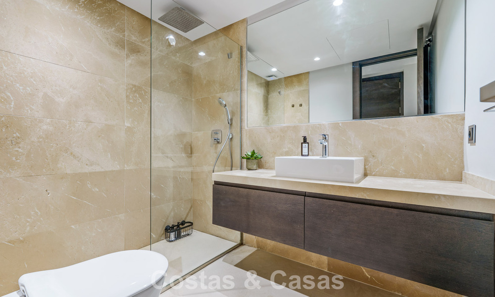 Villa de luxe exclusive au design moderniste à vendre dans la Vallée du Golf de Nueva Andalucía, Marbella 793919