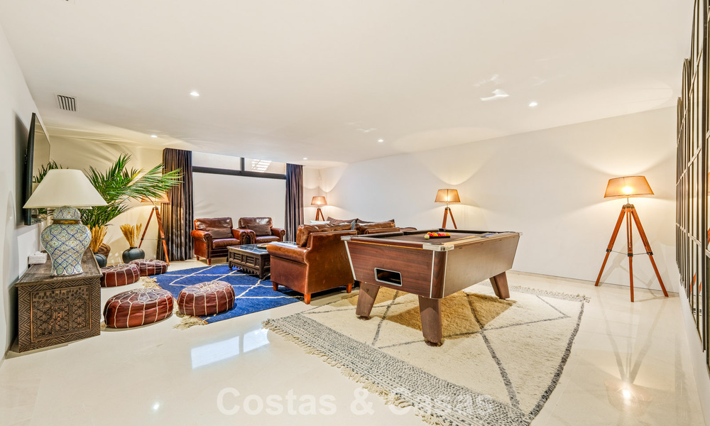 Villa de luxe exclusive au design moderniste à vendre dans la Vallée du Golf de Nueva Andalucía, Marbella 793921