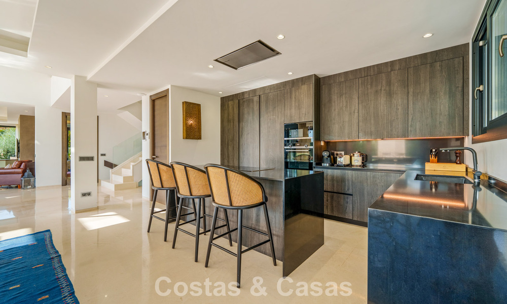 Villa de luxe exclusive au design moderniste à vendre dans la Vallée du Golf de Nueva Andalucía, Marbella 793938