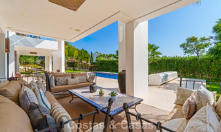 Villa de luxe exclusive au design moderniste à vendre dans la Vallée du Golf de Nueva Andalucía, Marbella 793942 