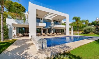 Villa de luxe exclusive au design moderniste à vendre dans la Vallée du Golf de Nueva Andalucía, Marbella 793943 