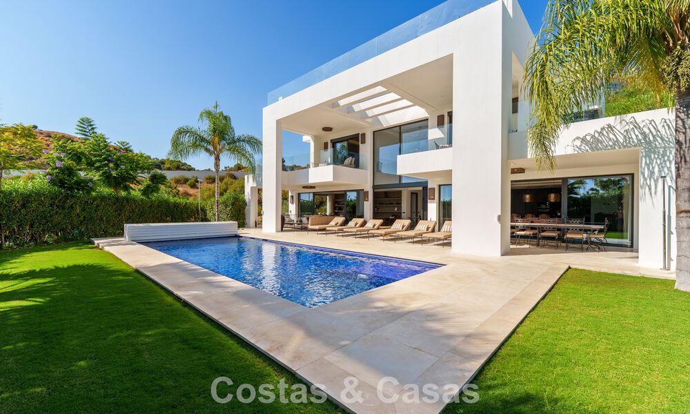 Villa de luxe exclusive au design moderniste à vendre dans la Vallée du Golf de Nueva Andalucía, Marbella 793944