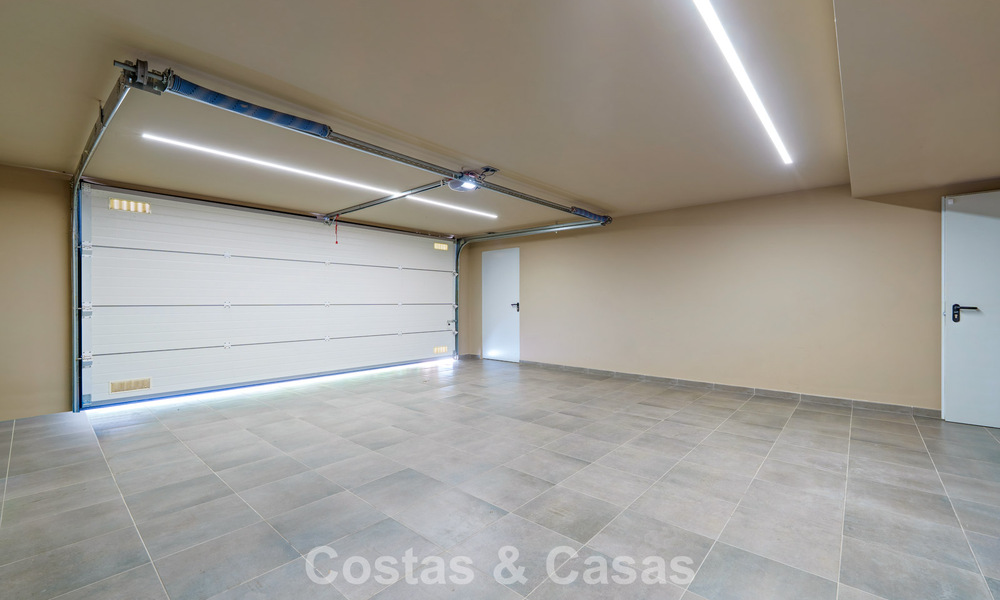 Villa de luxe exclusive au design moderniste à vendre dans la Vallée du Golf de Nueva Andalucía, Marbella 793949