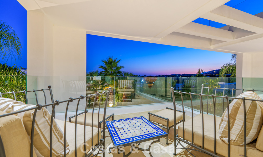 Villa de luxe exclusive au design moderniste à vendre dans la Vallée du Golf de Nueva Andalucía, Marbella 793954