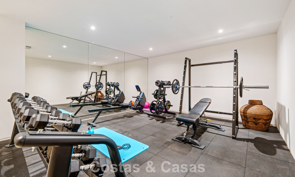 Villa de luxe exclusive au design moderniste à vendre dans la Vallée du Golf de Nueva Andalucía, Marbella 793959