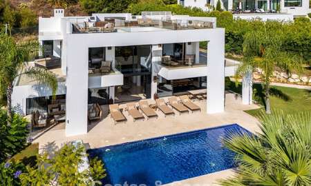 Villa de luxe exclusive au design moderniste à vendre dans la Vallée du Golf de Nueva Andalucía, Marbella 793961