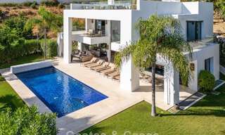 Villa de luxe exclusive au design moderniste à vendre dans la Vallée du Golf de Nueva Andalucía, Marbella 793962 