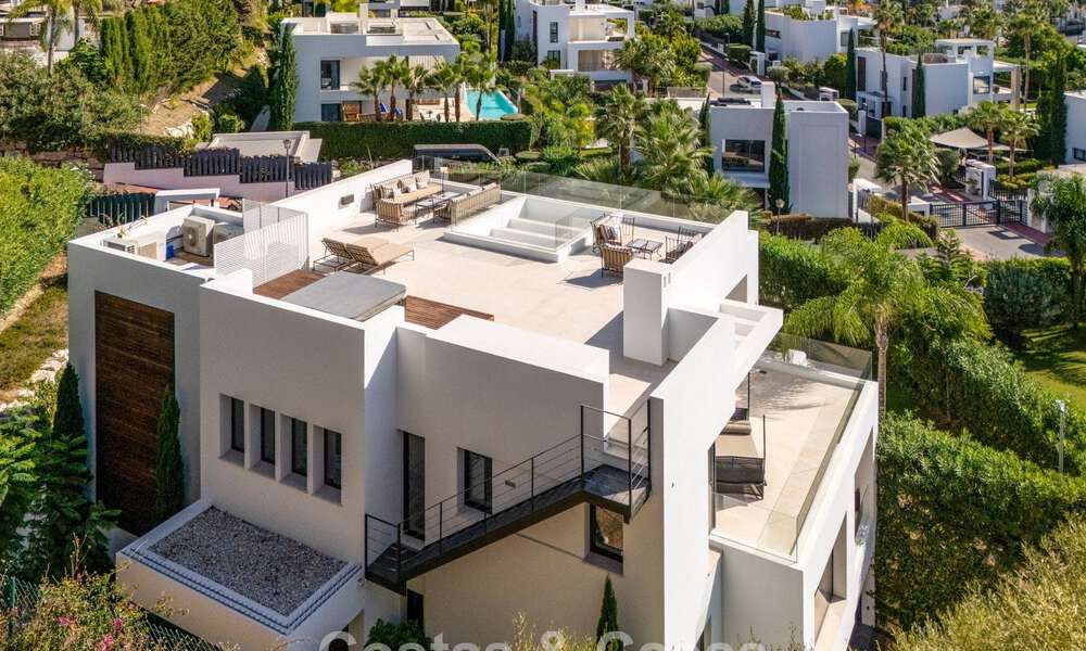 Villa de luxe exclusive au design moderniste à vendre dans la Vallée du Golf de Nueva Andalucía, Marbella 793964