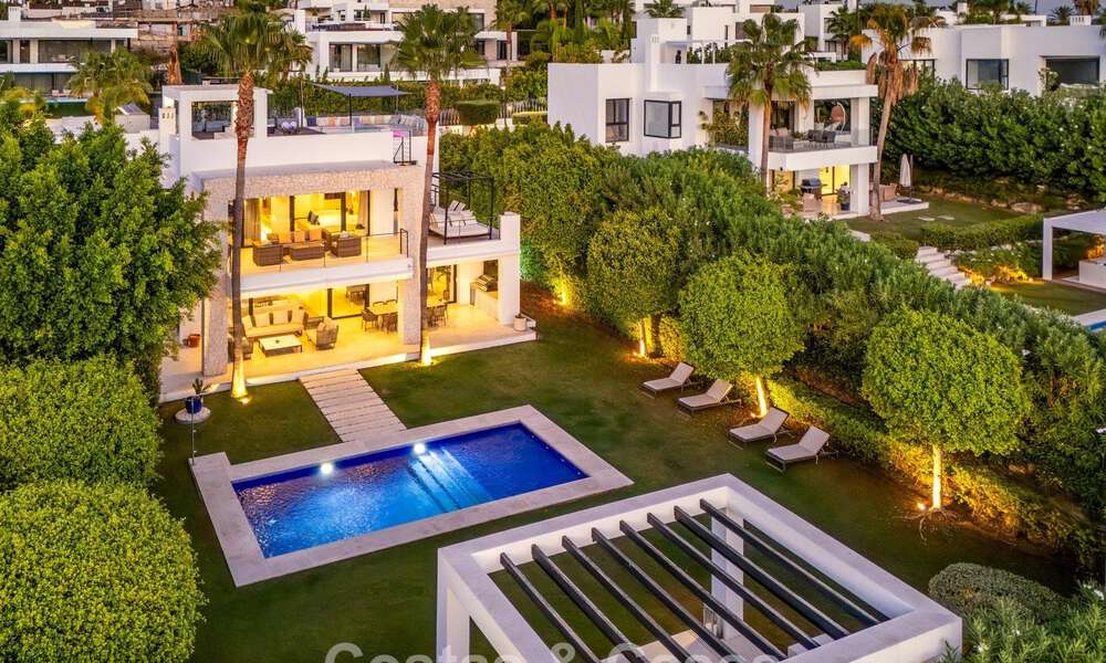 Villa de luxe au style contemporain à vendre dans une communauté privée et sécurisée de Nueva Andalucía, Marbella 793968