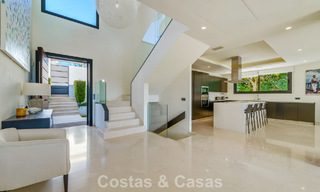 Villa de luxe au style contemporain à vendre dans une communauté privée et sécurisée de Nueva Andalucía, Marbella 793974 