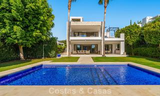 Villa de luxe au style contemporain à vendre dans une communauté privée et sécurisée de Nueva Andalucía, Marbella 793981 