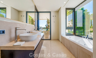 Villa de luxe au style contemporain à vendre dans une communauté privée et sécurisée de Nueva Andalucía, Marbella 793988 