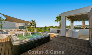 Villa de luxe au style contemporain à vendre dans une communauté privée et sécurisée de Nueva Andalucía, Marbella 794006 