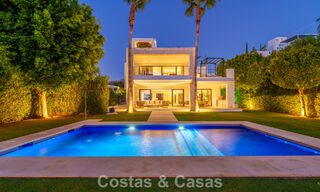 Villa de luxe au style contemporain à vendre dans une communauté privée et sécurisée de Nueva Andalucía, Marbella 794015 
