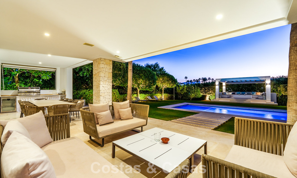 Villa de luxe au style contemporain à vendre dans une communauté privée et sécurisée de Nueva Andalucía, Marbella 794017