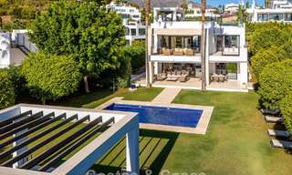 Villa de luxe au style contemporain à vendre dans une communauté privée et sécurisée de Nueva Andalucía, Marbella 794019 
