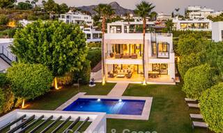 Villa de luxe au style contemporain à vendre dans une communauté privée et sécurisée de Nueva Andalucía, Marbella 794021 