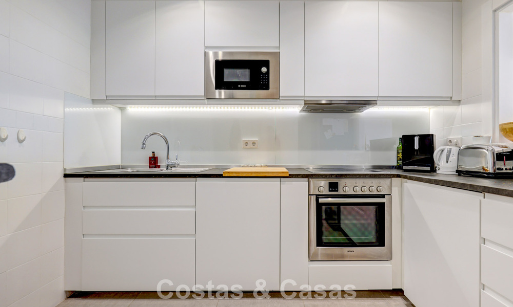 Penthouse rénové de 3 chambres à coucher dans une résidence sécurisée avec vue sur la mer et le golf à Marbella - Benahavis 793319