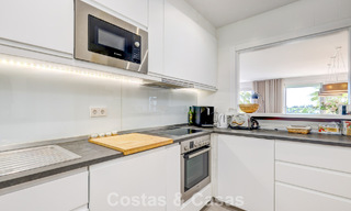 Penthouse rénové de 3 chambres à coucher dans une résidence sécurisée avec vue sur la mer et le golf à Marbella - Benahavis 793320 