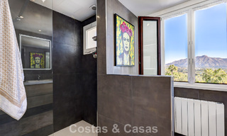 Penthouse rénové de 3 chambres à coucher dans une résidence sécurisée avec vue sur la mer et le golf à Marbella - Benahavis 793329 