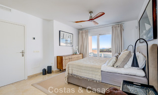 Penthouse rénové de 3 chambres à coucher dans une résidence sécurisée avec vue sur la mer et le golf à Marbella - Benahavis 793334 