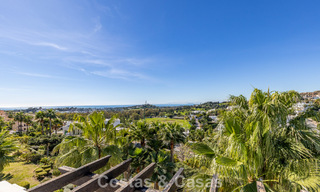 Penthouse rénové de 3 chambres à coucher dans une résidence sécurisée avec vue sur la mer et le golf à Marbella - Benahavis 793340 