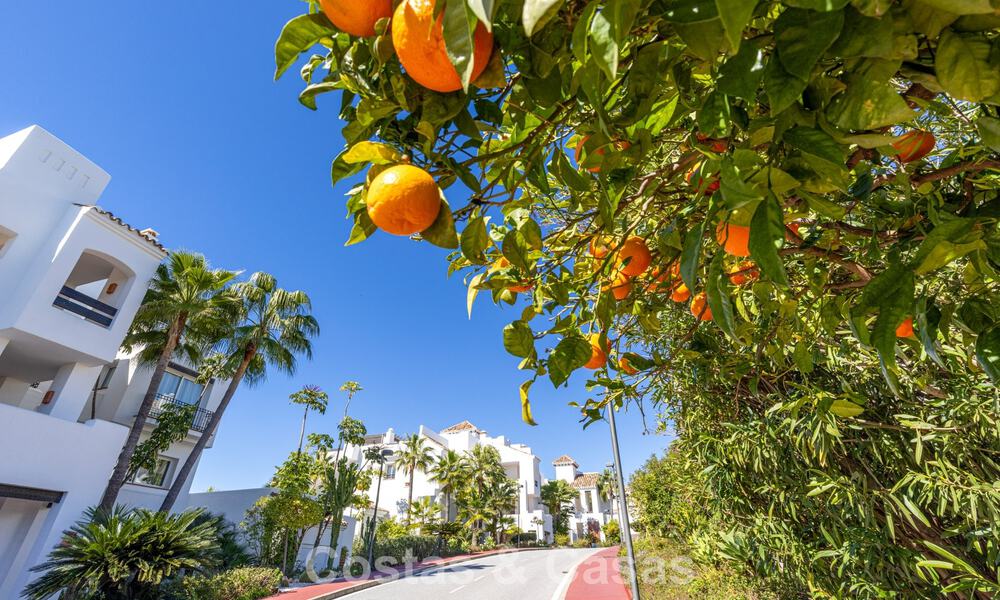 Penthouse rénové de 3 chambres à coucher dans une résidence sécurisée avec vue sur la mer et le golf à Marbella - Benahavis 793353