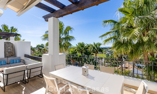 Penthouse rénové de 3 chambres à coucher dans une résidence sécurisée avec vue sur la mer et le golf à Marbella - Benahavis 793770 