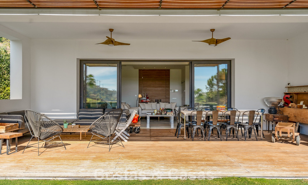 Spacieuse villa moderne avec maison d’amis indépendante à vendre à El Madroñal, Benahavís - Marbella 794042