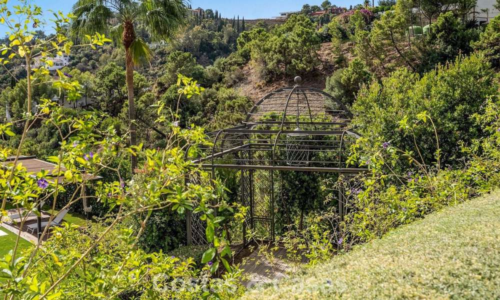 Spacieuse villa moderne avec maison d’amis indépendante à vendre à El Madroñal, Benahavís - Marbella 794043
