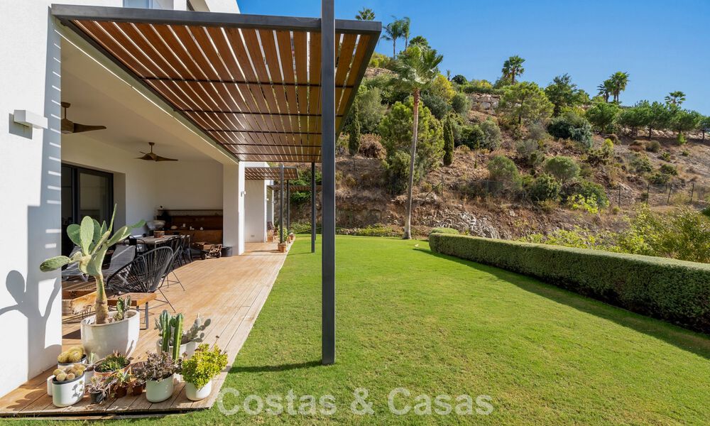 Spacieuse villa moderne avec maison d’amis indépendante à vendre à El Madroñal, Benahavís - Marbella 794044