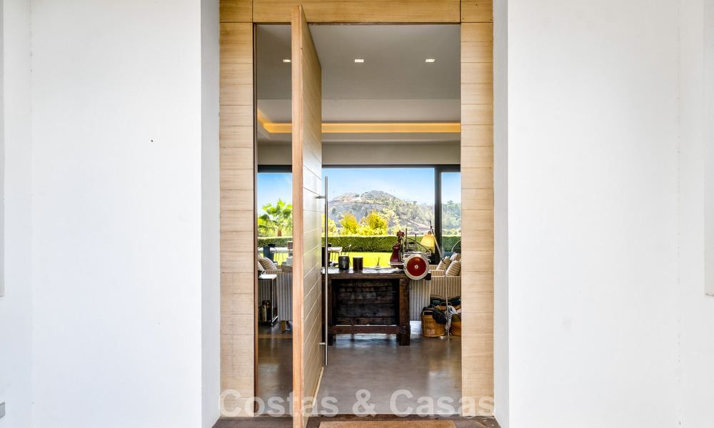 Spacieuse villa moderne avec maison d’amis indépendante à vendre à El Madroñal, Benahavís - Marbella 794046