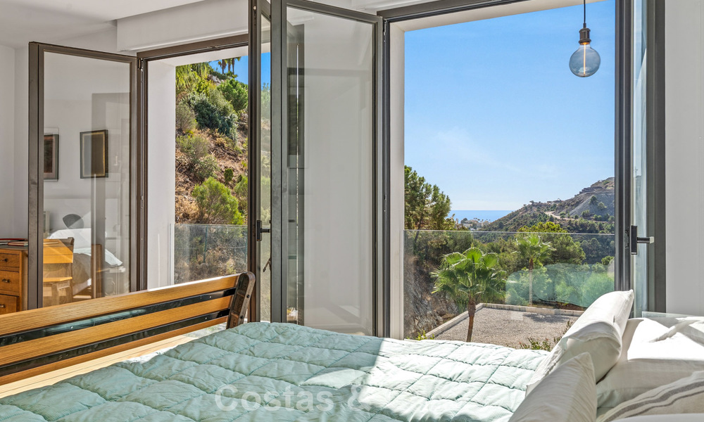 Spacieuse villa moderne avec maison d’amis indépendante à vendre à El Madroñal, Benahavís - Marbella 794059
