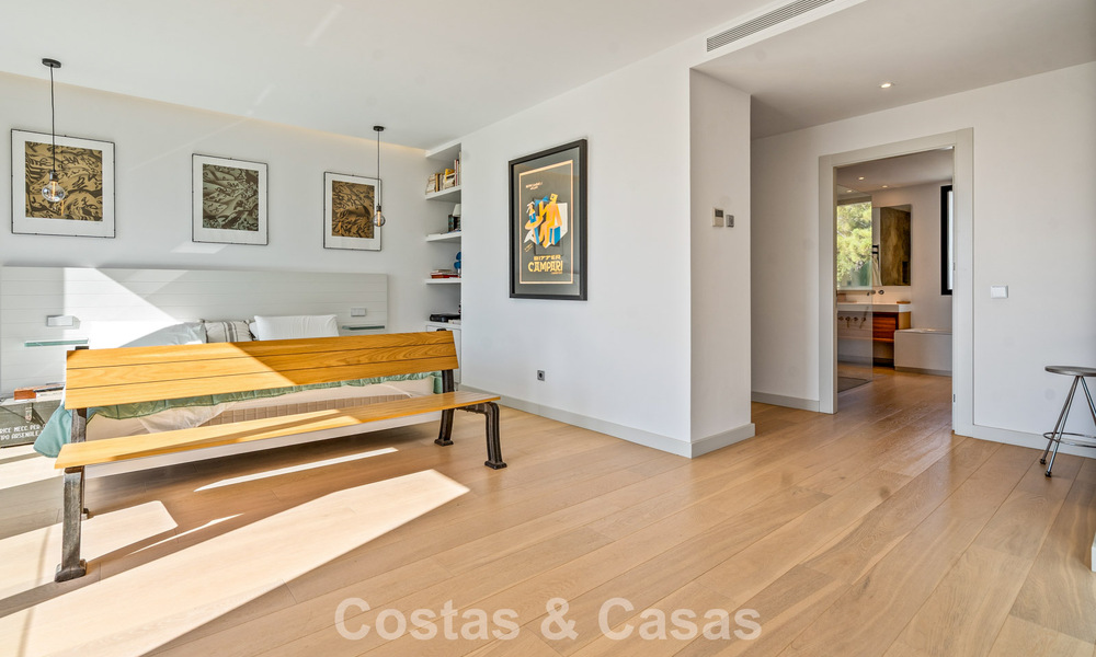Spacieuse villa moderne avec maison d’amis indépendante à vendre à El Madroñal, Benahavís - Marbella 794060