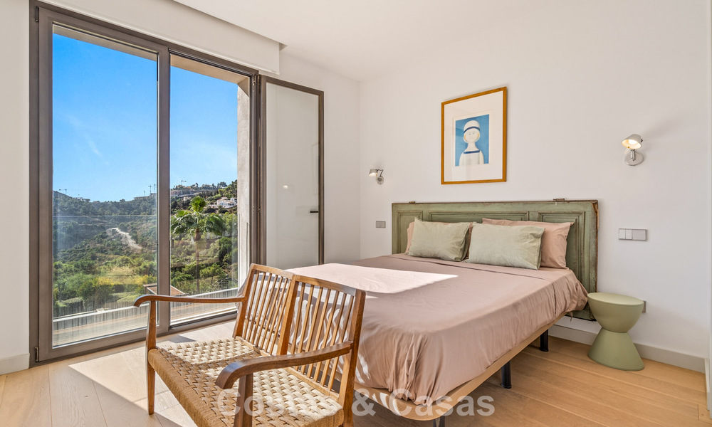 Spacieuse villa moderne avec maison d’amis indépendante à vendre à El Madroñal, Benahavís - Marbella 794064