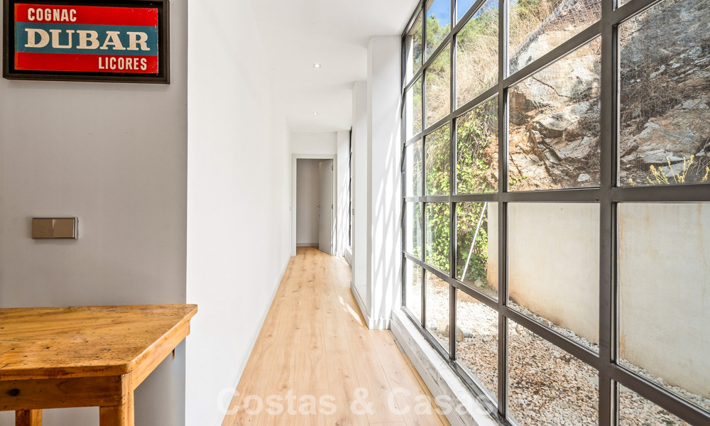 Spacieuse villa moderne avec maison d’amis indépendante à vendre à El Madroñal, Benahavís - Marbella 794075