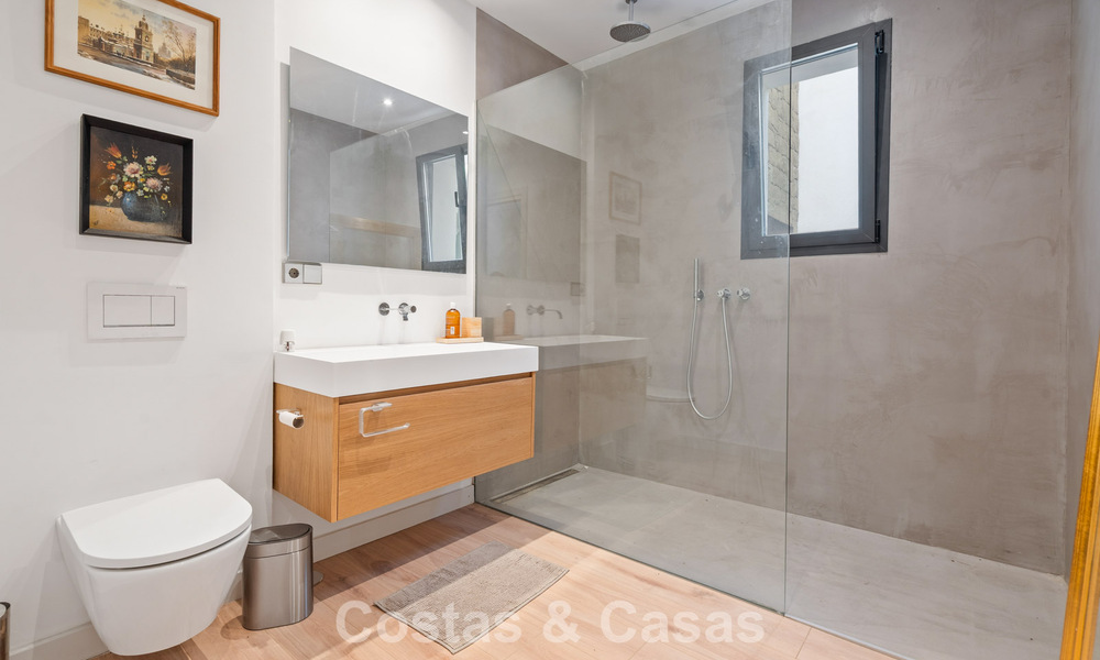 Spacieuse villa moderne avec maison d’amis indépendante à vendre à El Madroñal, Benahavís - Marbella 794077