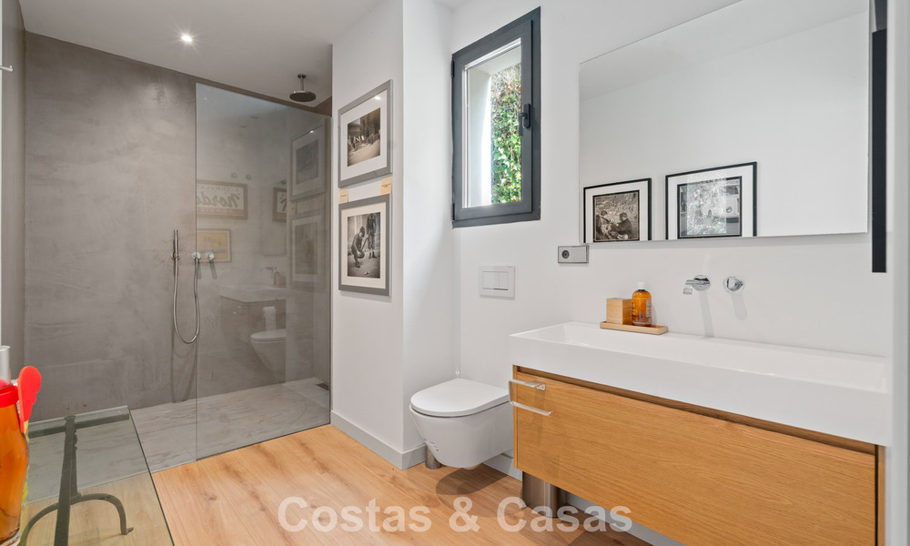 Spacieuse villa moderne avec maison d’amis indépendante à vendre à El Madroñal, Benahavís - Marbella 794078