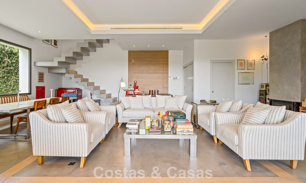 Spacieuse villa moderne avec maison d’amis indépendante à vendre à El Madroñal, Benahavís - Marbella 794082