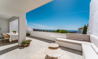Appartement duplex prêt à emménager, luxueusement rénové, à vendre dans les collines de Marbella - Benahavís 794089 