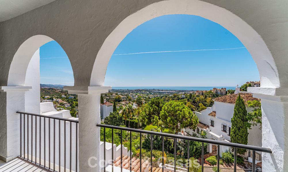 Appartement duplex prêt à emménager, luxueusement rénové, à vendre dans les collines de Marbella - Benahavís 794094