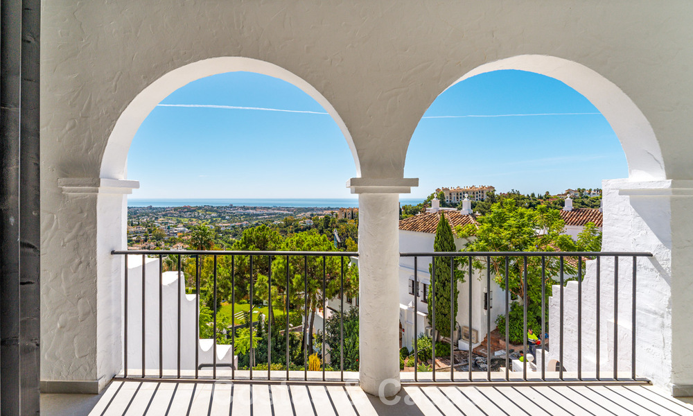 Appartement duplex prêt à emménager, luxueusement rénové, à vendre dans les collines de Marbella - Benahavís 794104