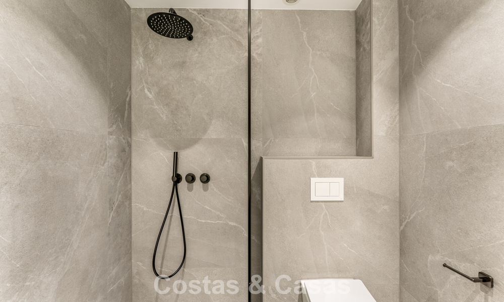 Appartement duplex prêt à emménager, luxueusement rénové, à vendre dans les collines de Marbella - Benahavís 794112