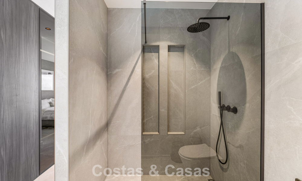 Appartement duplex prêt à emménager, luxueusement rénové, à vendre dans les collines de Marbella - Benahavís 794116