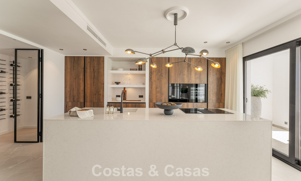 Appartement duplex prêt à emménager, luxueusement rénové, à vendre dans les collines de Marbella - Benahavís 794118