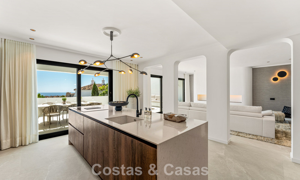 Appartement duplex prêt à emménager, luxueusement rénové, à vendre dans les collines de Marbella - Benahavís 794120