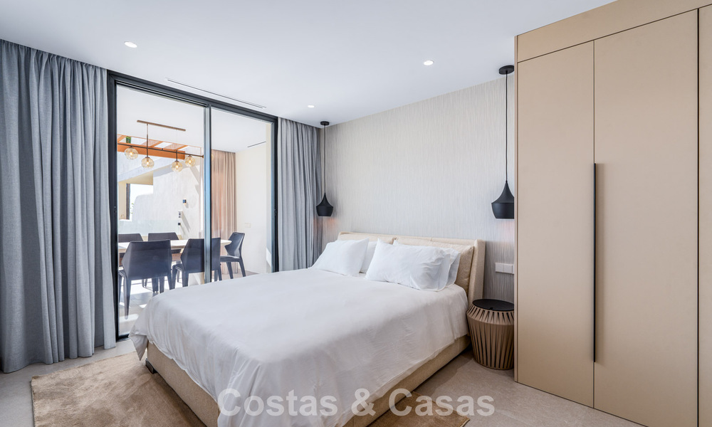 Appartement de luxe rénové avec vue sur la mer à vendre dans la prisée Nueva Andalucía, Marbella 794129
