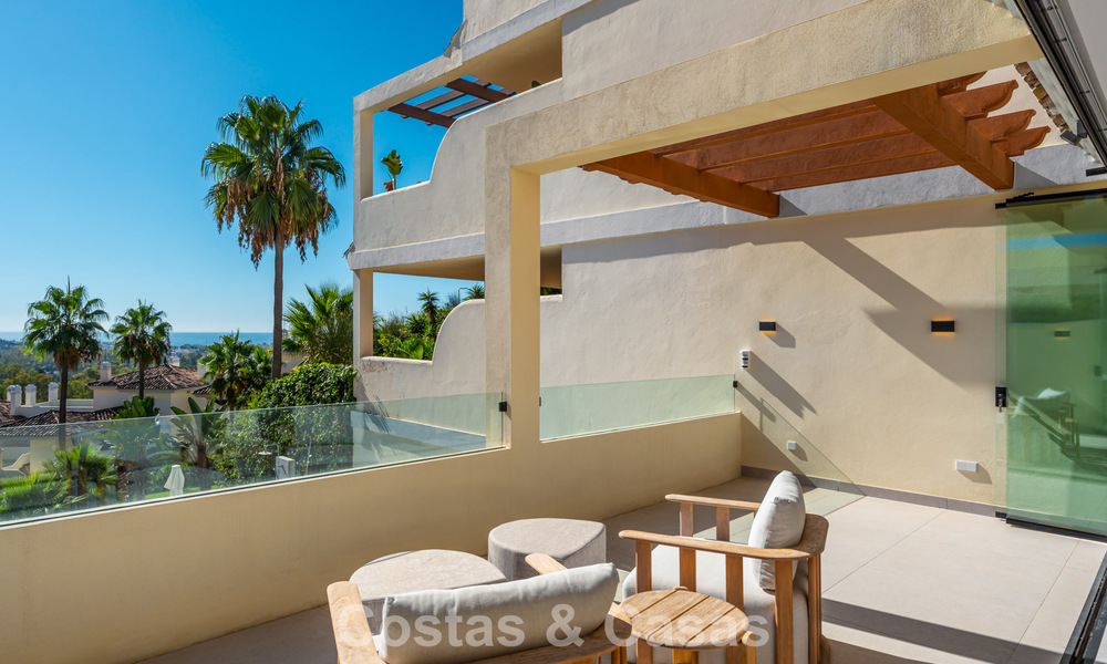 Appartement de luxe rénové avec vue sur la mer à vendre dans la prisée Nueva Andalucía, Marbella 794133