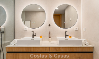 Appartement de luxe rénové avec vue sur la mer à vendre dans la prisée Nueva Andalucía, Marbella 794137 